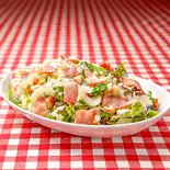 グラナパダーノたっぷり定番サラダ【シーザーサラダ】（FAMILY DINER shrimp house）