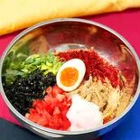 トマトと温泉卵の韓国風まぜそば(韓国風まぜそば モチモチ全卵麺 하나(ハナ) 駒込店)