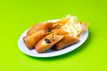 揚げ鶏肉入り春巻き Fried chicken spring rolls（ガパオカオゲーン）