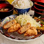 ディーツカツ・ご飯セット（とんかつ・牛カツ 油屋）
