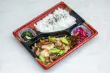ホルモン野菜炒め弁当（今里ホルモンてんてん）