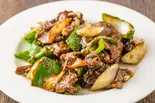 牛肉の黒胡椒炒め Stir Fried Beef with Black Peppers(中華料理 成都 高円寺本店)