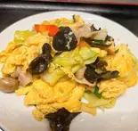 玉子とキャベツ、キクラゲ炒め（龍海閣 片倉町店）