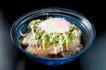 温玉ネギマヨ炙りチャーシュー丼（東京油そば池永）