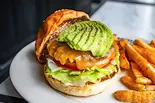 【ACB】アボカドチーズバーガー Avocado Cheese Burger with French Fries（BurgerMania白金店）
