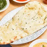 ガーリックナン/Garlick Nan(Indian&asian restaurant JHARANA)
