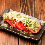 冷やしトマトのネギ塩ぶっかけ（藁焼き 居酒茶屋 鑪）