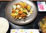 鶏の彩り野菜甘酢あんかけご飯大盛り（喫茶高輪）