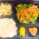 青椒肉丝定食(チンジョオロースー)（元町中華麻辣湯 難波火鍋）
