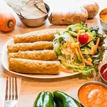 シシカバブ4P＆サラダ Shish Kebab (4 Pieces) ＆ Salad（インド料理レストランスラジュ深井店）