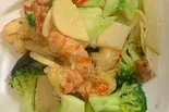 西兰花炒大虾 大えびとブロッコリー塩炒め（上海苑）