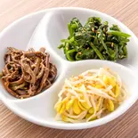 ナムル盛り合わせ Assorted Namul Platter（プンキッチン真田山）