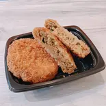 旨辛ニラメンチ（Raku Deli kitchen）