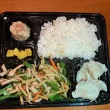 チンジャオロース・水餃子・シューマイお弁当（蓮香園 新館）