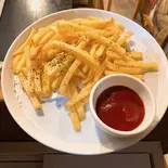 ポテトフライ(麺酒場ひかる)