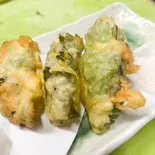 牡蠣と大葉の天ぷら（海鮮居酒屋ゆうだん丸 千島店 KaisennIzakaya Yudanmaru）