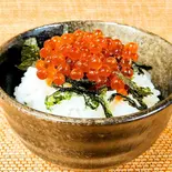 いくらの醤油漬け丼 小(ごはん120グラム)（コムタンス-プ 楽韓 락한）