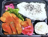 チキンカツの特製デミソース弁当(餃子工房ちびすけ 梅田総本店)