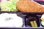 当店人気No.2 ロースかつ定食（とんかつ DONKE）