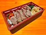 赤身の女王 馬ヒレ極上弁当（馬焼肉専門店 うまえびす三軒茶屋）