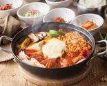 プデチゲ(2～3人前)（韓国家庭料理 でりかおんどる 新大久保店）
