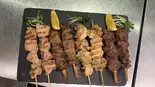 串焼き4種(チキン・豚・ラム・牛 各1本ずつ)4 types of skewers (chicken1p, pork1p, lamb1p, beef1p)(SAPANA赤坂見附店(アジアンダイニング&バー))