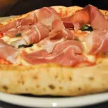 マルゲリータ・コン・プロシュート（ピッツエリア オオサキ武蔵浦和店 Pizzeria Ohsaki）