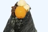 とりそぼろ × 卵黄醬油漬け × クリームチーズ（恩結び-on-）