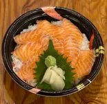 サーモン丼(海鮮&うなぎのはまちゃん)