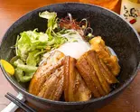 ラフテー丼(沖縄酒場みんさぁ)
