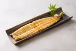 鰻の白焼き 松(うなぎ まるごと一尾)(電子レンジ対応容器)（鰻の成瀬 神戸湊川店）