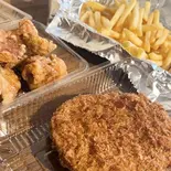 揚げ物セット(ポテトフライ、唐揚げ4個、メンチカツ)（たこ焼きトライベッカ）