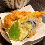 天ぷら盛り合わせ（うどんとドーナツのお店まんまカフェ）