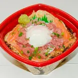 赤月見丼（丼丸 西早稲田店）