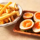 ポテトフライ+半熟燻製玉子2個セット（鳥たたき丼専門店 鳥姫）