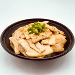 塩だれ豚カルビ丼（【腹パン確定の店！】どどん屋）