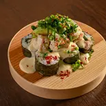 エビアボカド巻き（酒と肴 めから鱗）