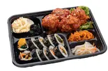 ヤンニョムチキン＆キムパ弁当（パンチャンEASY本町店）