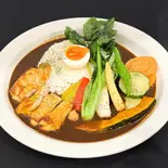 欧風黒バタータンドリーチキン彩り野菜カレー(シングル、ごはん350g)（spicy motel）