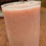 イチゴラッシー/Strawberry Lassi（MANAKAMANA 千鳥橋店）