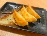 ハーフ餃子(3個)（札幌味噌ラーメン アウラ 川崎銀柳街店）
