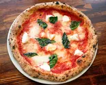 マルゲリータ・コン・リコッタ Margherita with Ricotta Cheese（トラットリア・ピッツェリア・アミーチ）