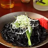 イカ墨焼きそば(沖縄酒場 かふー)