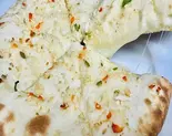 ガーリックチーズナン/Garlic Cheese Naan(パリワール PARIWAR 関大前店)