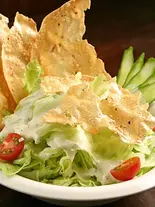 南アジアのパリパリサラダ（グリルハンター五反田店）