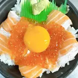 サーモン親孝行丼 Ultimate Salmon ＆ Roe Rice Bowl（【ご飯大盛無料！】中央市場直送 海鮮丼 つくし）