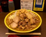ラーメン(中)+ブタ追加（ラーメンイエロー 狛江店）