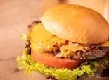 ペルー風チーズバーガー（白金バーガー ザ テンダーハウス ダイニング）