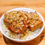 ガチ濃い背脂ブタ丼 Very Thick Back Fat Pork Rice Bowl（ガチで濃いヤツ）