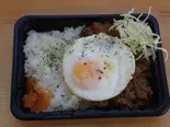 ひき肉の甘口カレー【店内一番人気】（デリ＆カフェ桃の実）